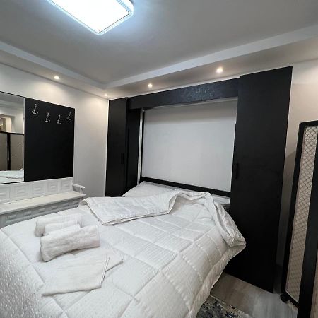 Apartment Tirana On Myslym Shyri Luaran gambar