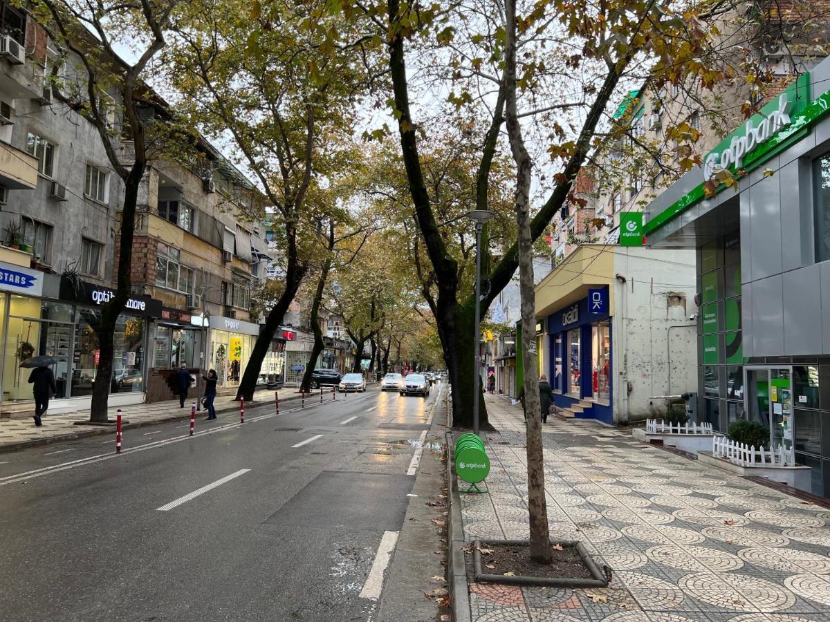 Apartment Tirana On Myslym Shyri Luaran gambar